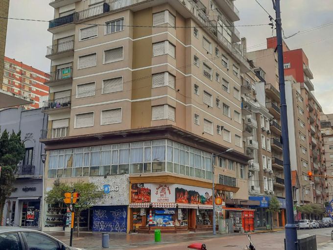 NESCA propiedades - Venta departamento sobre la peatonal