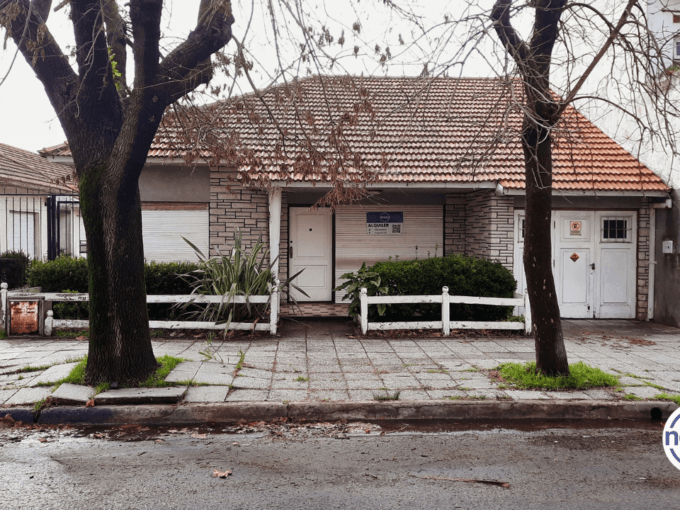 PH en alquiler 24 meses en Mar del Plata Beruti 3551 frente de la propiedad