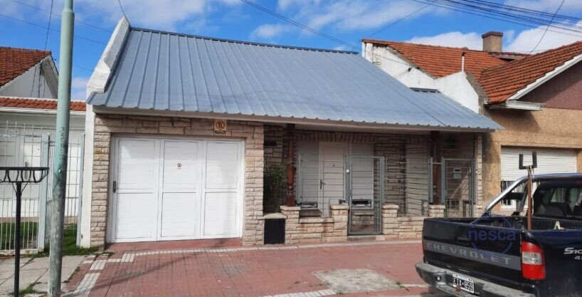 Fachada del PH en alquiler para oficina en Beruti 3454, La Perla, Mar del Plata.